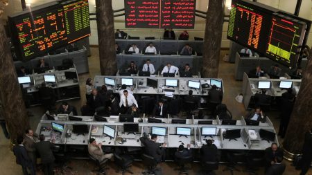 المؤشر الرئيسي للبورصة المصرية يتراجع 5% خلال تعاملات الأسبوع الماضي