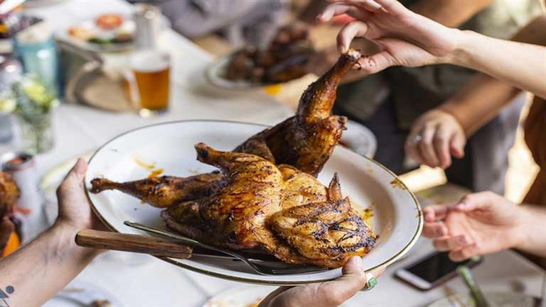متى بدأ البشر يأكلون الدجاج؟.. دراسة تكشف مفاجأة