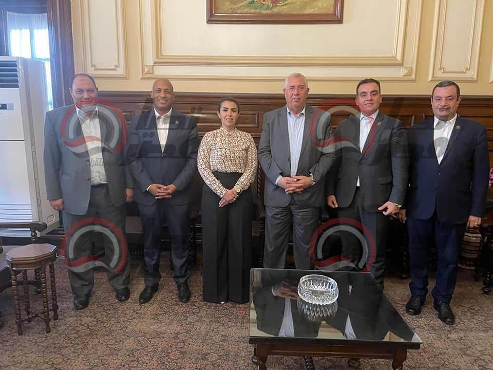 وفد "التنسيقية" يلتقي وزير الزراعة ضمن فاعليات حملة " سوا هنعدي" 3 وفد "التنسيقية" يلتقي وزير الزراعة ضمن فاعليات حملة " سوا هنعدي"