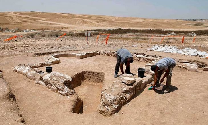العثور على بقايا مسجد مبني من 1200 عام بفلسطين المحتلة