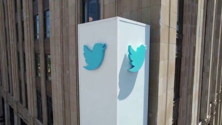 تحقيق "معمّق" حول صفقة "تويتر" و إيلون ماسك قد يؤخرها لأشهر