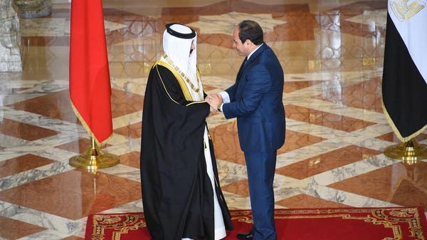 الرئيس المصري يبدأ جولة خارجية إلى البحرين وعمان