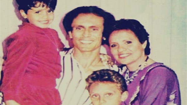 محمد صبحي في شبابه مع عائلته
