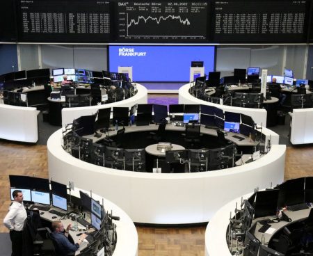 الأسهم الأوروبية تتراجع بقيادة خسائر المؤشر الرئيسي في إيطاليا وسط مخاوف الركود