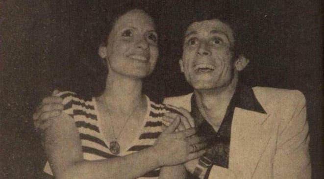 محمد صبحي في شبابه مع زوجته
