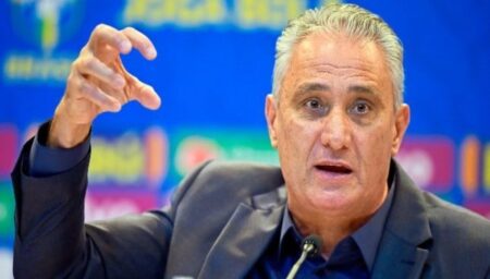مدرب البرازيل يكشف ما طلبه من أنشيلوتي بخصوص فينيسيوس