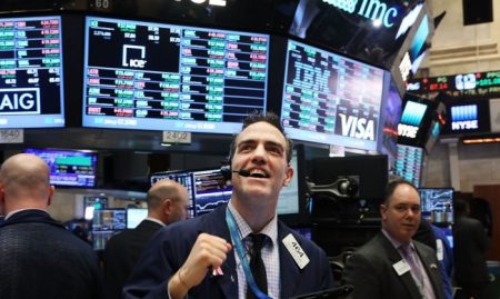 الأسهم الأمريكية تعود للارتفاع.. وداو جونز يقفز بنحو 600 نقطة