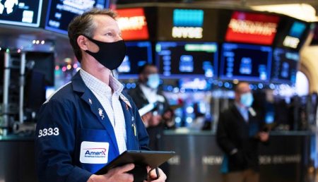 الأسهم الأمريكية تتراجع وسط تقييم أرباح الشركات وبيانات التضخم الرئيسية