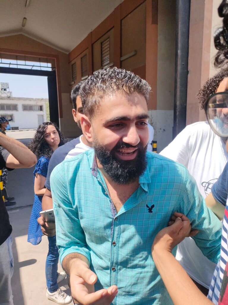 طارق العوضي: إخلاء سبيل 14 من المعتقلين المحبوسين احتياطيا