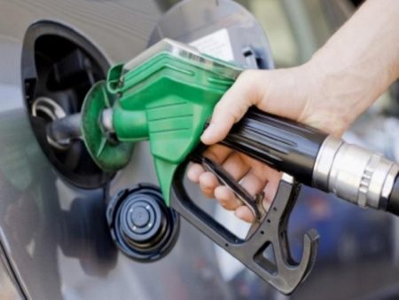 الحكومة ترفع أسعار البنزين والسولار بين 50 قرشا وجنيه للتر