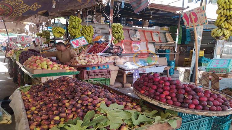أسعار الخضروات والفاكهة بسوق العبور في ثاني أيام عيد الأضحى