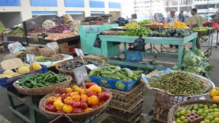 أسعار الخضروات والفاكهة بسوق العبور يوم وقفة عرفة