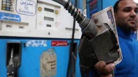 رئيس الورزاء: زيادة أسعار البنزين جاء للحفاظ على ثروة البلاد البترولية وتجنيب الموازنة المزيد من الأعباء