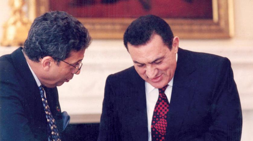 الرئيس المصري الأسبق حسني مبارك ووزير خارجيته عمرو موسى