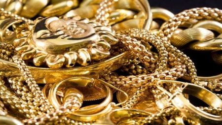 أسعار الذهب تتراجع ٤ جنيهات في التعاملات المسائية