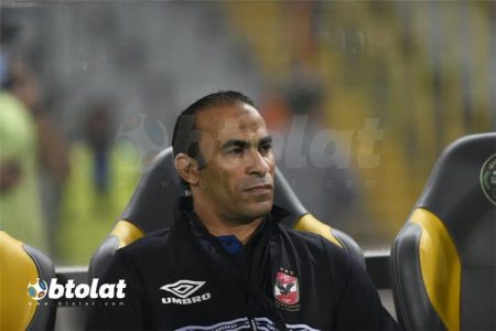 خاص | كواليس تواجد سيد عبد الحفيظ في غرفة الحكام عقب مباراة الأهلي والمقاولون
