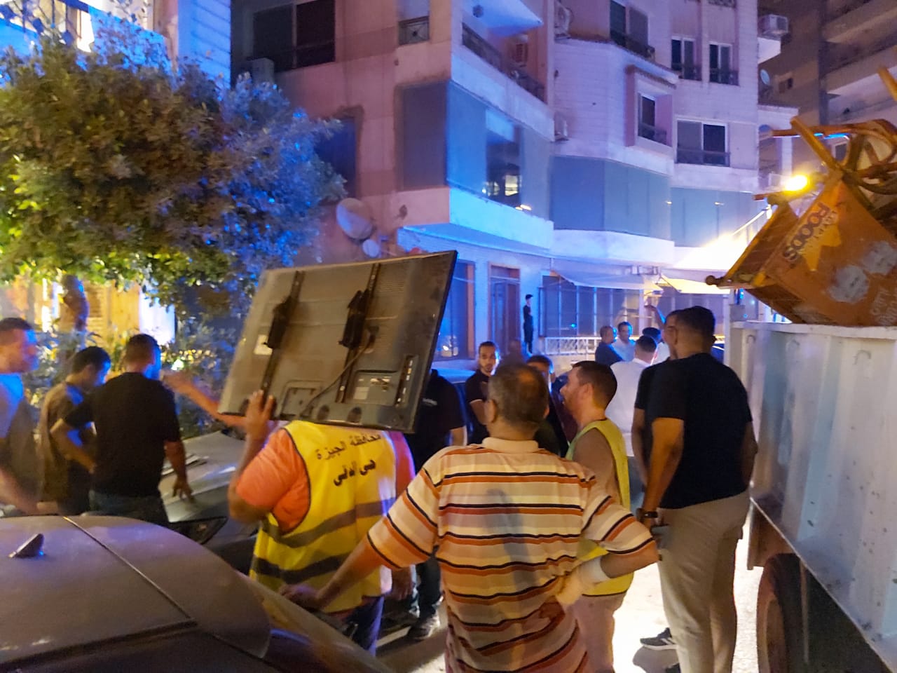تحرير عدد 6 محاضر الفتح بعد المواعيد المقررة ورفع 733 إشغال من المقاهي والمحلات 5 تحرير عدد 6 محاضر الفتح بعد المواعيد المقررة ورفع 733 إشغال من المقاهي والمحلات