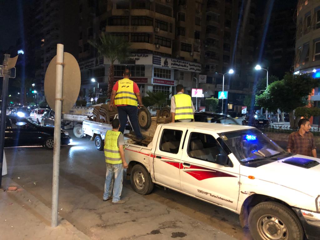 تحرير عدد 6 محاضر الفتح بعد المواعيد المقررة ورفع 733 إشغال من المقاهي والمحلات 10 تحرير عدد 6 محاضر الفتح بعد المواعيد المقررة ورفع 733 إشغال من المقاهي والمحلات