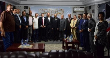 مدحت بركات يطالب بإنشاء مجلس أعلى للمصريين بالخارج