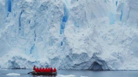 العالم سيغرق.. أنباء جديدة محزنة عن ذوبان جليد القارة القطبية الجنوبية