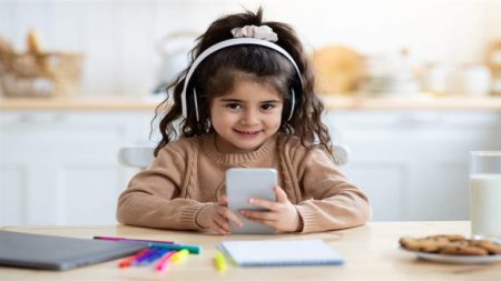أفضل 4 تطبيقات مفيدة لطفلك.. متوفرة على الأندرويد والآيفون