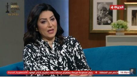 هل ندمت وفاء عامر على مشهدها الجريء مع محمد رمضان؟ (فيديو)