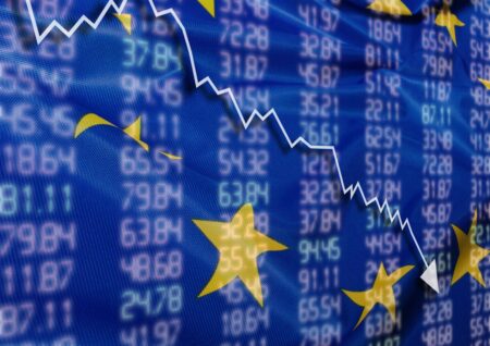 الأسهم الأوروبية ترتفع لكنها تستعد لخسائر أسبوعية بنحو 4%