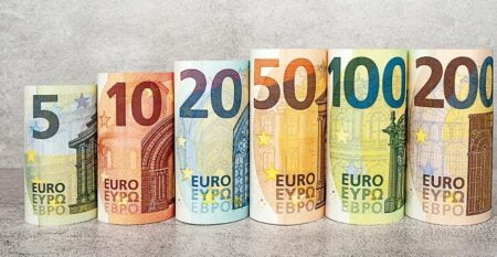 سعر اليورو اليوم الأحد 25-9-2022 في ختام تعاملات البنوك المصرية