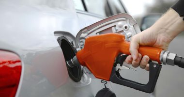 سياسيون: قرار تثبيت أسعار الوقود تأكيد للرؤية الاجتماعية للرئيس السيسي لدعم محدودى الدخل
