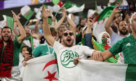 قائد ليون ومدافع ولفرهامبتون يوافقان على تمثيل الجزائر دوليا
