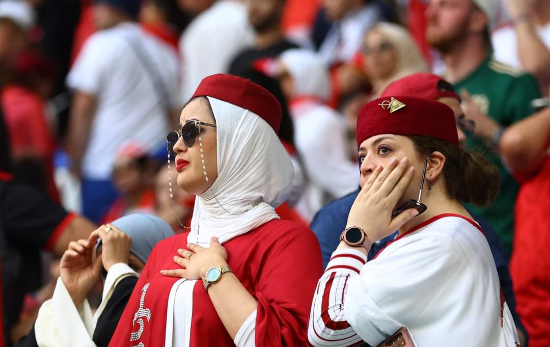 الحزن يسيطر على جماهير تونس بعد الخسارة من أستراليا واقتراب توديع كأس العالم | صور