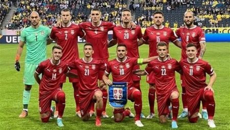 ميتروفيتش يقود هجوم صربيا أمام الكاميرون في كأس العالم