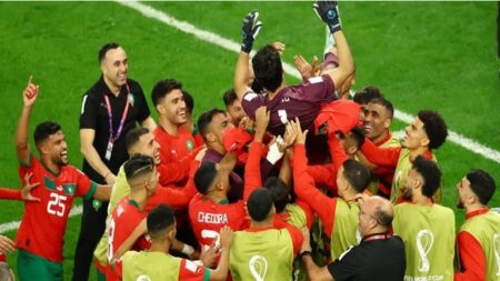 "رقص وفخر وارفع راسك".. ردود فعل نجوم الفن على تأهل المغرب لربع النهائي بكأس العالم