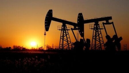 انخفاض حاد لأسعار النفط بفعل مخاوف الاقتصاد العالمي وارتفاع إصابات كورونا