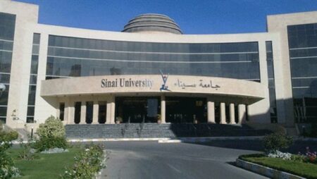 جامعة سيناء: فتح باب القبول بالفصل الثاني و77% للأسنان و73% للصيدلة و66% للهندسة