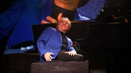بالصور.. عازف البيانو العالمي الفرنسي كلايدرمان يحيي حفل دعم مرضى السرطان