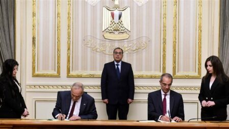 مدبولي يشهد توقيع مذكرة تفاهم بين مصر وفلسطين للتعاون في مجال تكنولوجيا المعلومات والاتصالات