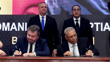 رئيسا وزراء مصر ورومانيا يشهدا التوقيع على مذكرة تفاهم لتعزيز التعاون بمجال نقل الغاز