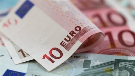 ارتفاع سعر اليورو في ختام تعاملات اليوم الأربعاء 8-2-2023 بالبنوك