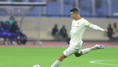 الدوري السعودي، رونالدو خارج التشكيل المثالي للجولة 15 رغم التسجيل