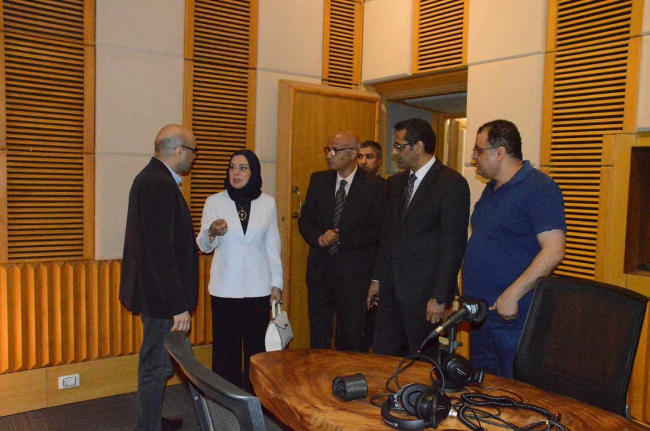 سفيرة البحرين بنقابه الصحفيين