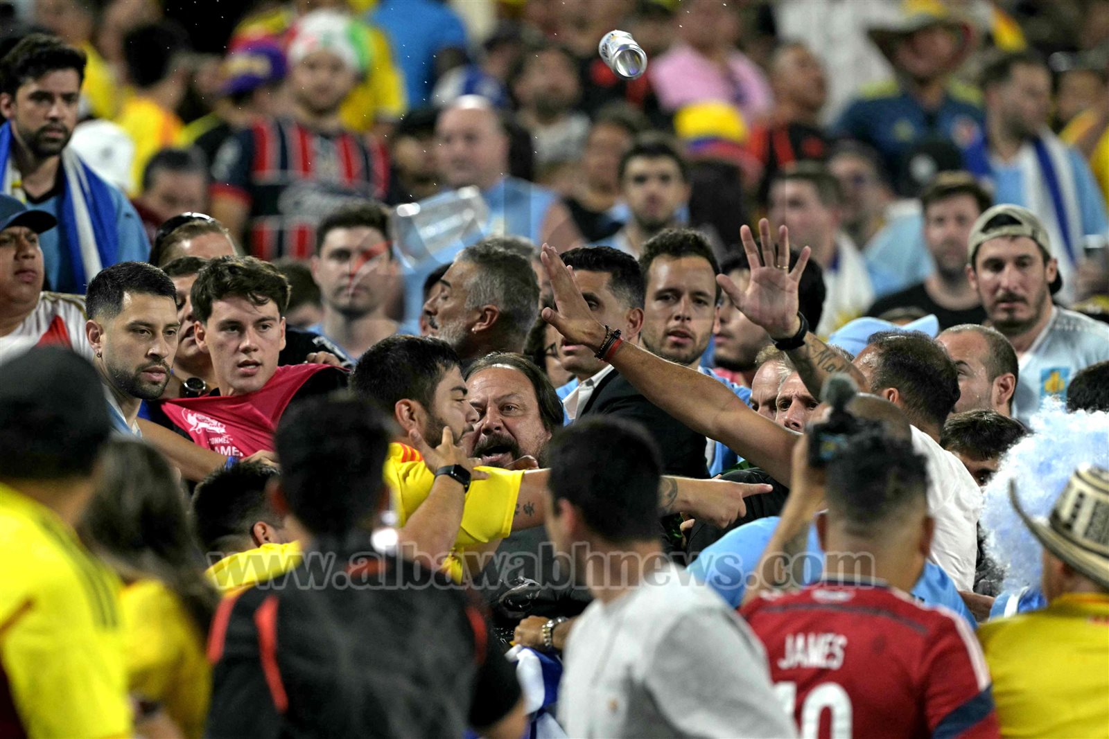 اشتباكات مباراة أوروجواي كولومبيا 2