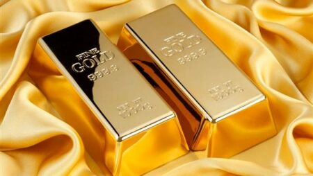 الذهب العالمي يرتفع مع تراجع مستويات الدولار