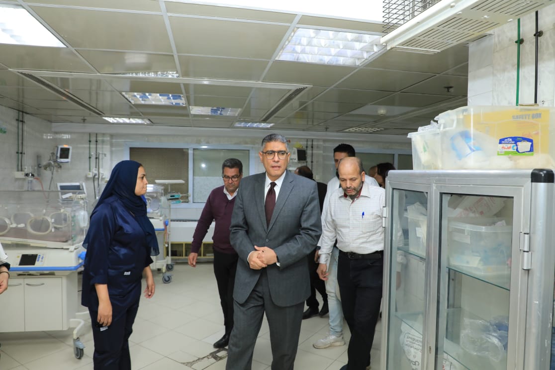 محافظ الجيزة يتفقد مستشفى الوراق المركزي لمتابعة سير العمل