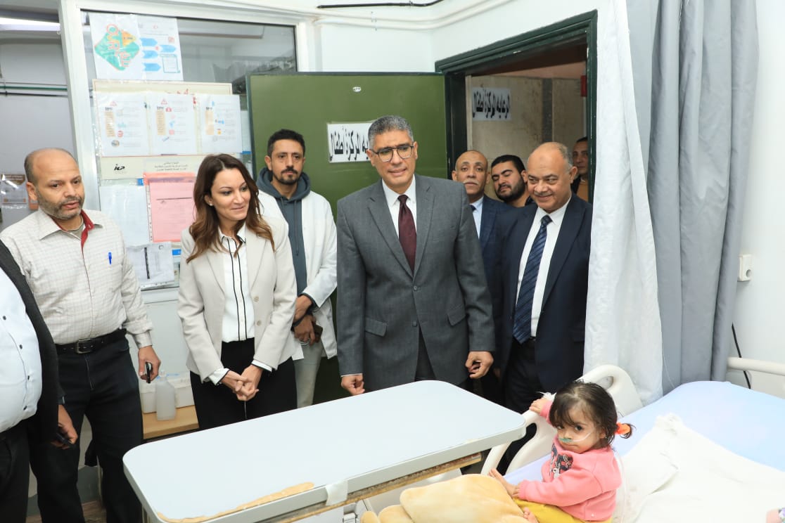 محافظ الجيزة يتفقد مستشفى الوراق المركزي لمتابعة سير العمل
