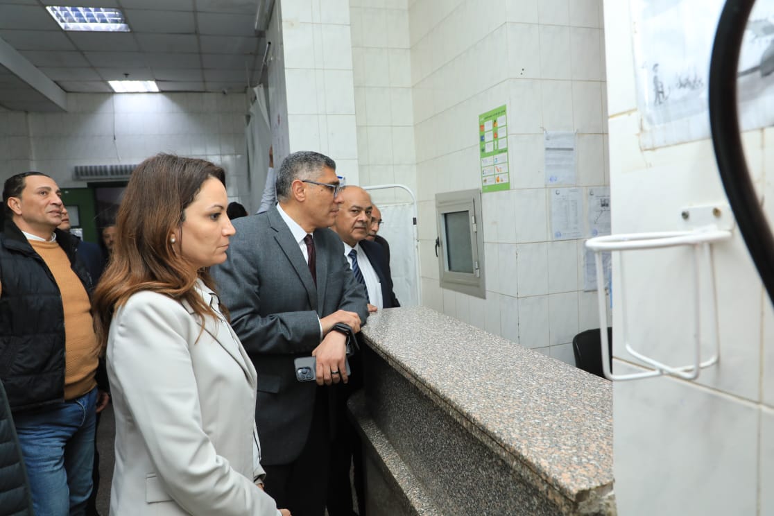 محافظ الجيزة يتفقد مستشفى الوراق المركزي لمتابعة سير العمل
