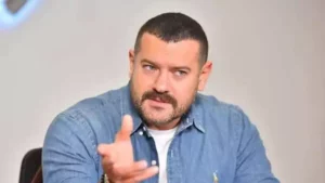يُعرض في 13 أغسطس.. عمرو يوسف يروج لـ"درويش" وينشر البرومو الرسمي