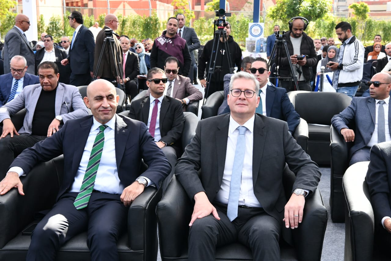 وزيرا البترول والتعليم يشهدان تخرج الدفعة الأولى من خريجى مدرسة ظٌهر للتكنولوجيا التطبيقية 6 وزيرا البترول والتعليم يشهدان تخرج الدفعة الأولى من خريجى مدرسة ظٌهر للتكنولوجيا التطبيقية