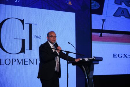 رئيس الرقابة المالية يبحث مع المطورين العقاريين حلول التمويل غير المصرفية لدعم التنمية العمرانية