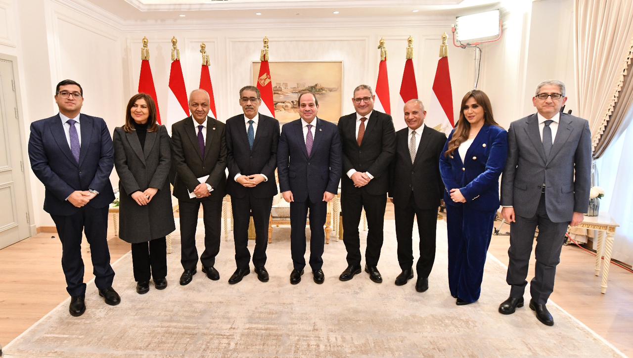 رسائل الرئيس السيسي من مقر القيادة الإستراتيجية بالعاصمة الإدارية الجديدة.. فيديو وصور